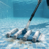 Balai Flexible 8 Roues 35 cm - Pour Piscine Béton - Maniable et Efficace - D-Work